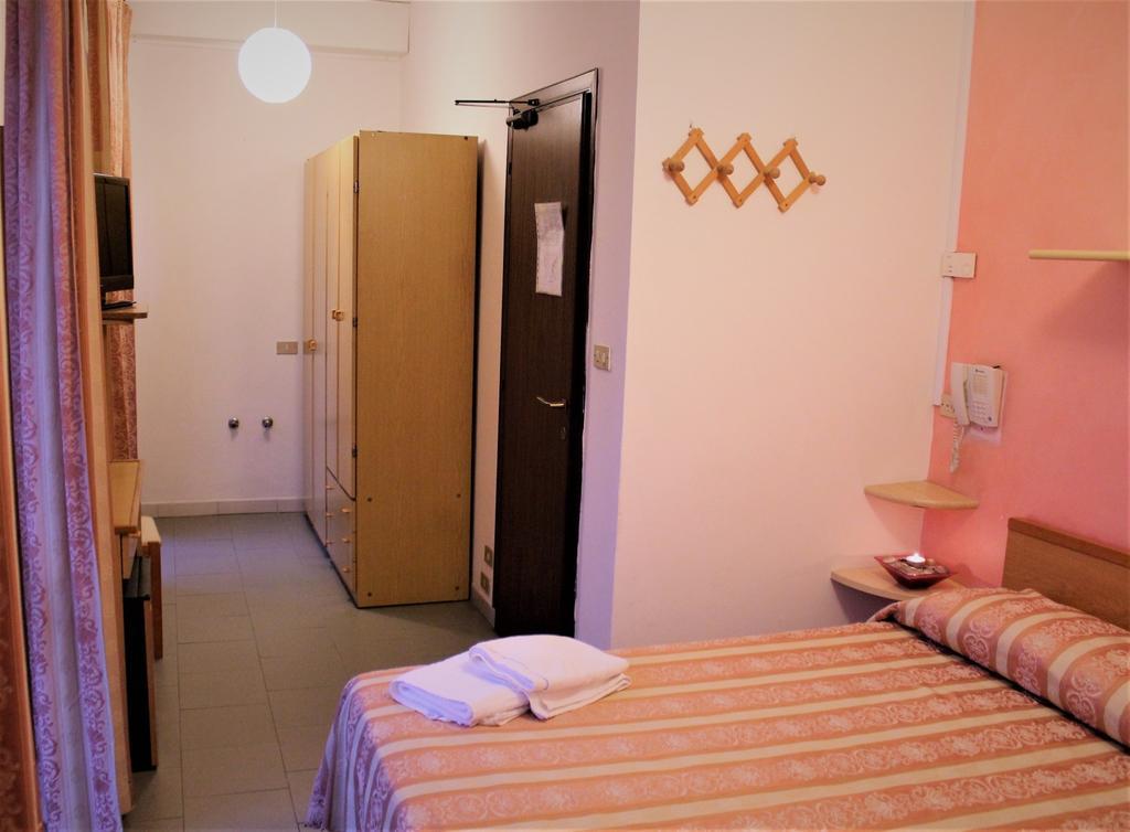 Hotel Midi Riccione Exterior photo